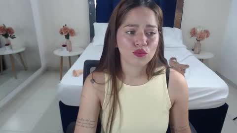 Snapshot of alessia_beth chatting on February 2025 11:57:02 AM ALESSIA online show from February 2025 11:57:02 AM