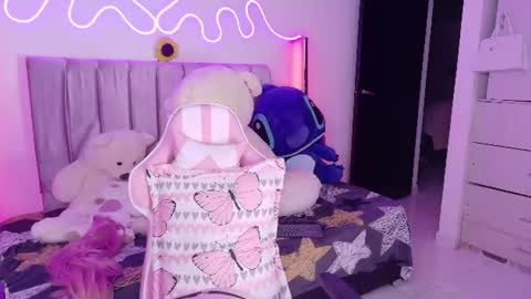 alessia dolce online show from July 2026 02:20:02 AM