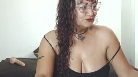 Snapshot of alessiabobs chatting on June 2026 10:24:02 PM Allesiaboobs online show from June 2026 10:24:02 PM