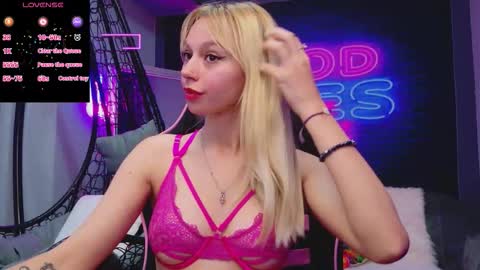 alessiacroft online show from November 2025 05:40:01 AM