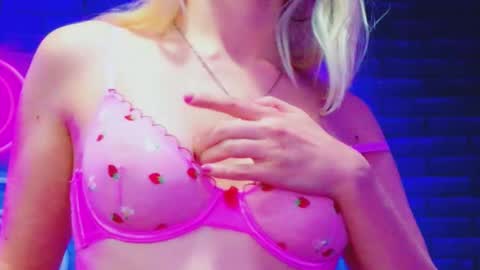 alessiacroft online show from February 2026 07:51:01 AM