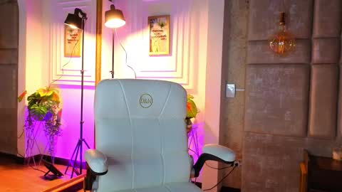 Snapshot of alessialondon chatting on March 2026 11:06:01 AM Alessia online show from March 2026 11:06:01 AM