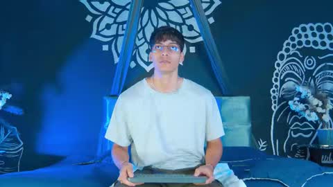 Alessio online show from January 2026 12:29:01 PM