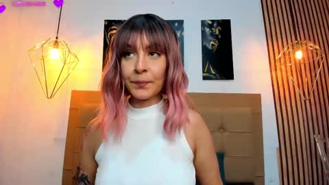 Aleszia online show from September 2025 08:10:01 PM