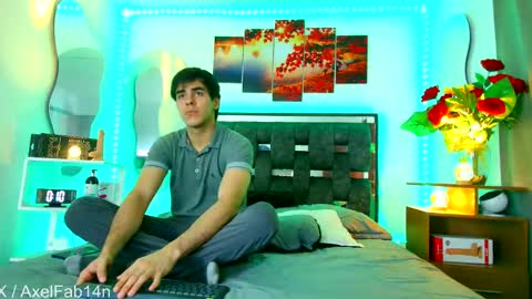 sneider online show from March 2025 06:33:01 PM