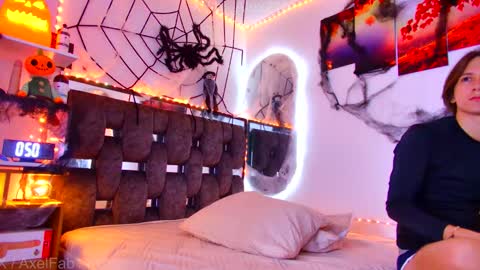 sneider online show from October 2025 08:53:02 PM