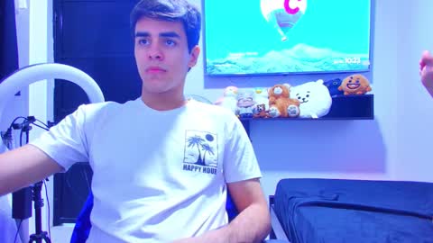 Snapshot of alex_and_fabian chatting on December 2025 03:23:01 AM sneider online show from December 2025 03:23:01 AM