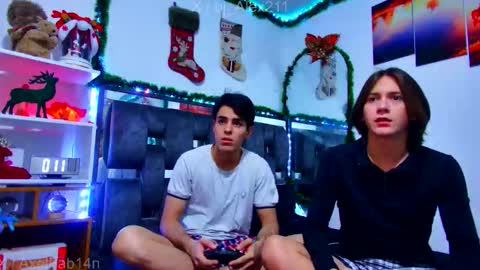 Snapshot of alex_and_fabian chatting on December 2025 04:30:02 AM sneider online show from December 2025 04:30:02 AM