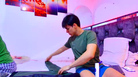 Snapshot of alex_and_fabian chatting on January 2026 01:31:02 AM sneider online show from January 2026 01:31:02 AM