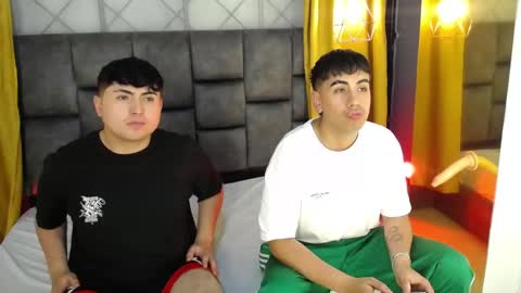 mike y alex online show from November 2025 08:19:02 PM