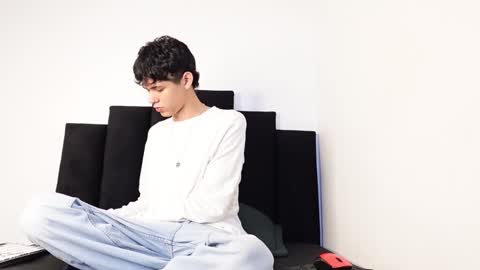 alex_mark_ online show from October 2025 01:45:02 PM