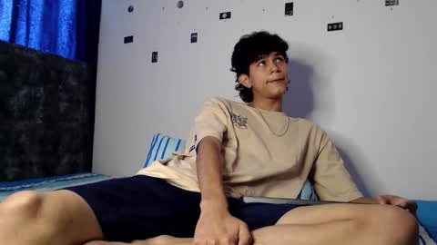 Snapshot of alex_mark_ chatting on May 2026 06:59:01 PM alex_mark_ online show from May 2026 06:59:01 PM