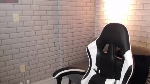 Snapshot of alex_pierce_ chatting on March 2026 07:40:02 PM Alex online show from March 2026 07:40:02 PM