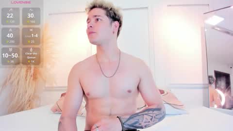 Snapshot of alex_pierce_ chatting on April 2026 08:28:02 PM Alex online show from April 2026 08:28:02 PM