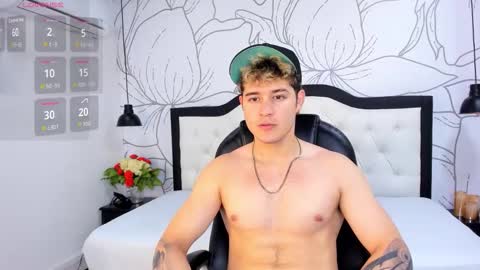 Snapshot of alex_pierce_ chatting on April 2026 07:59:02 PM Alex online show from April 2026 07:59:02 PM