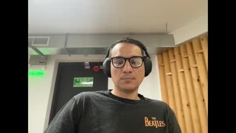 Alex online show from December 2025 04:45:02 PM