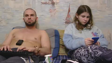 Alex and Sarah online show from April 2026 01:05:02 AM