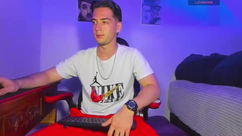 Snapshot of alex_smith0 chatting on February 2025 01:38:01 AM online show from February 2025 01:38:01 AM