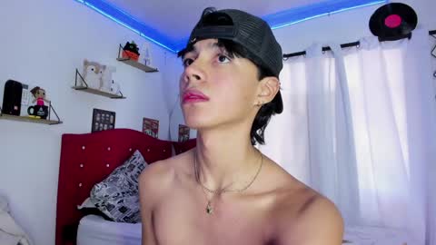 Snapshot of alex_sweet_69 chatting on January 2025 01:30:01 PM Alex online show from January 2025 01:30:01 PM