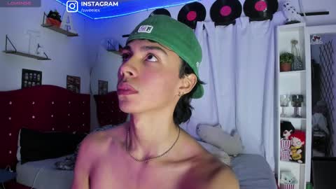 Snapshot of alex_sweet_69 chatting on February 2025 10:23:02 AM Alex online show from February 2025 10:23:02 AM