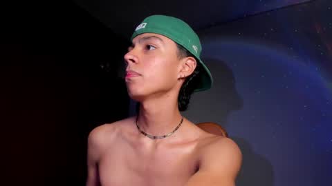 Snapshot of alex_sweet_69 chatting on September 2025 01:24:02 PM Alex online show from September 2025 01:24:02 PM