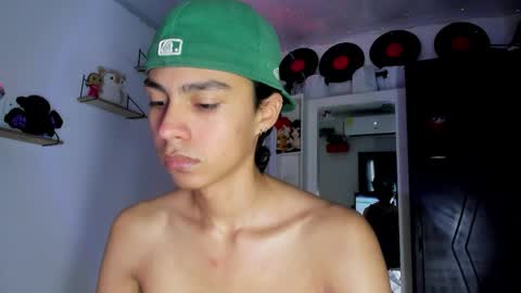 Snapshot of alex_sweet_69 chatting on November 2025 04:18:02 PM Alex online show from November 2025 04:18:02 PM