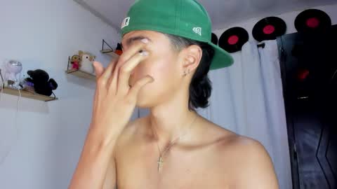 Snapshot of alex_sweet_69 chatting on November 2025 12:49:02 PM Alex online show from November 2025 12:49:02 PM