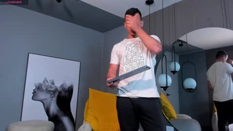 Alex Towers online show from January 2025 06:57:01 PM