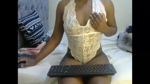 alexa_3909 online show from September 2025 12:34:01 AM