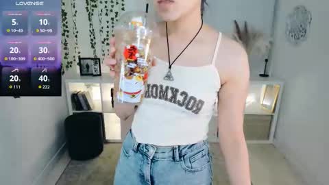 Snapshot of alexa_lexi chatting on November 2025 04:00:02 PM alexa_lexi online show from November 2025 04:00:02 PM