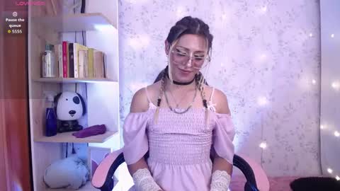 alexaavandercloude online show from June 2026 10:26:01 PM