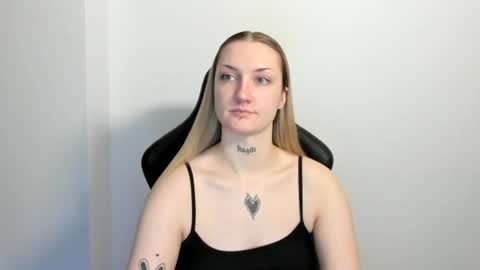 Snapshot of alexafragile chatting on June 2026 03:00:02 PM Alexa online show from June 2026 03:00:02 PM