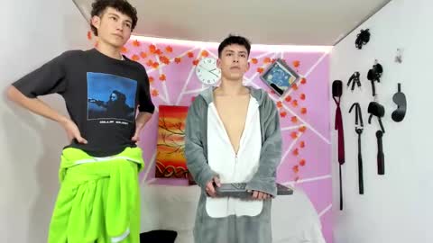 chicos hot online show from February 2025 07:19:02 PM