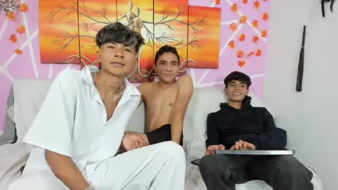 chicos hot online show from February 2025 06:38:02 AM