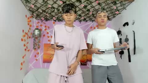 chicos hot online show from March 2025 12:10:02 AM