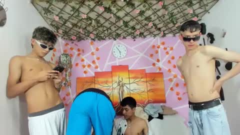 chicos hot online show from March 2025 10:55:02 PM