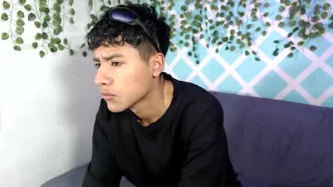 chicos hot online show from September 2025 01:46:01 PM