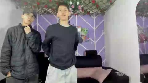 chicos hot online show from March 2026 01:15:01 PM