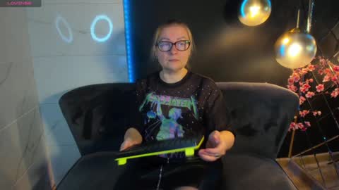 Snapshot of alexandra_kind chatting on December 2024 01:47:01 PM Alexandra online show from December 2024 01:47:01 PM