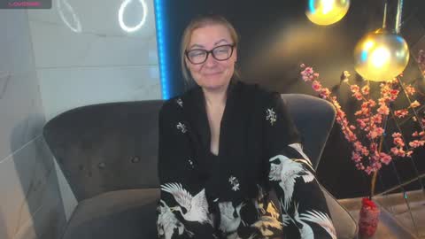 Snapshot of alexandra_kind chatting on December 2024 11:09:01 PM Alexandra online show from December 2024 11:09:01 PM