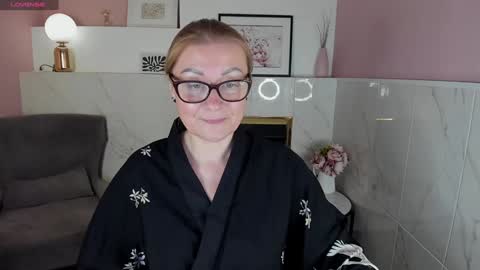 Snapshot of alexandra_kind chatting on December 2024 11:57:01 PM Alexandra online show from December 2024 11:57:01 PM