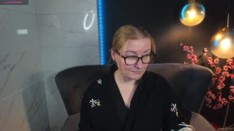 Snapshot of alexandra_kind chatting on December 2024 02:17:01 AM Alexandra online show from December 2024 02:17:01 AM