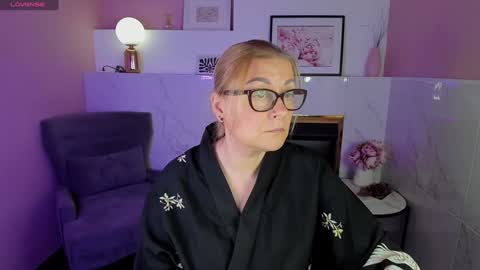 Snapshot of alexandra_kind chatting on January 2025 05:05:01 PM Alexandra online show from January 2025 05:05:01 PM