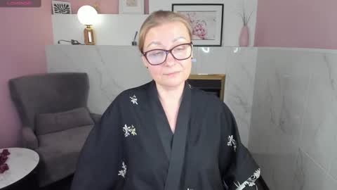 Snapshot of alexandra_kind chatting on February 2025 12:35:01 AM Alexandra online show from February 2025 12:35:01 AM