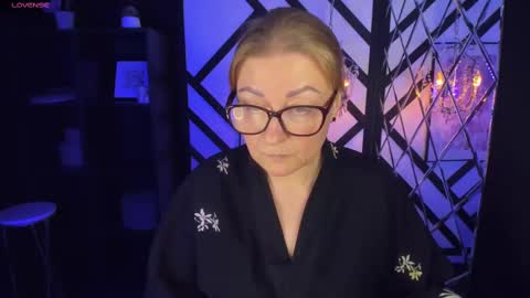 Snapshot of alexandra_kind chatting on February 2025 01:42:01 AM Alexandra online show from February 2025 01:42:01 AM