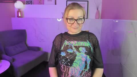 Snapshot of alexandra_kind chatting on February 2025 02:57:01 PM Alexandra online show from February 2025 02:57:01 PM