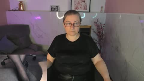 Snapshot of alexandra_kind chatting on April 2026 08:50:01 PM Alexandra online show from April 2026 08:50:01 PM