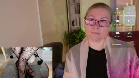 Snapshot of alexandra_kind chatting on May 2026 09:10:01 PM Alexandra online show from May 2026 09:10:01 PM