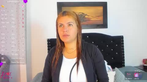 Snapshot of alexandra_torress chatting on December 2025 11:50:01 AM alexandra online show from December 2025 11:50:01 AM