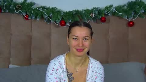 AlexandraBloom online show from December 2025 06:23:01 PM